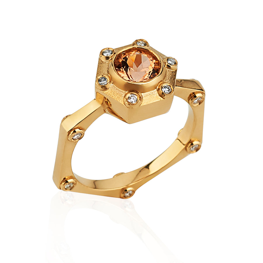 Hexy Ring in Yellow Gold and Topaz